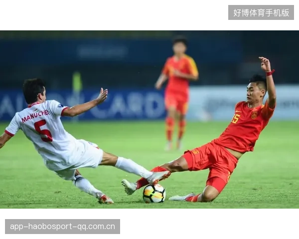 足球强势争顶头球破门：空中艺术的巅峰时刻